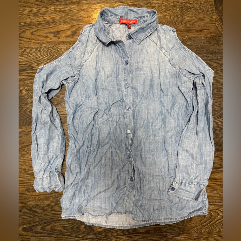 Saks Fifth Avenue Blue Chambray cold shoulder  Shirt- size small